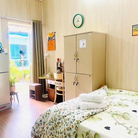 Cozy Homestay With Large Bed, Private Bathroom, Large Balcony Hanoi Kültér fotó