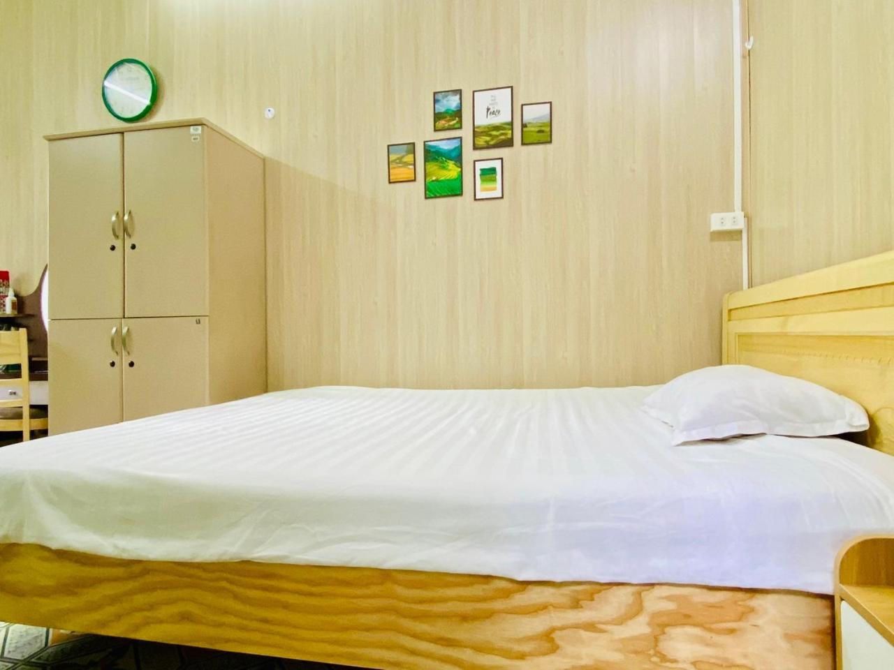 Cozy Homestay With Large Bed, Private Bathroom, Large Balcony Hanoi Kültér fotó