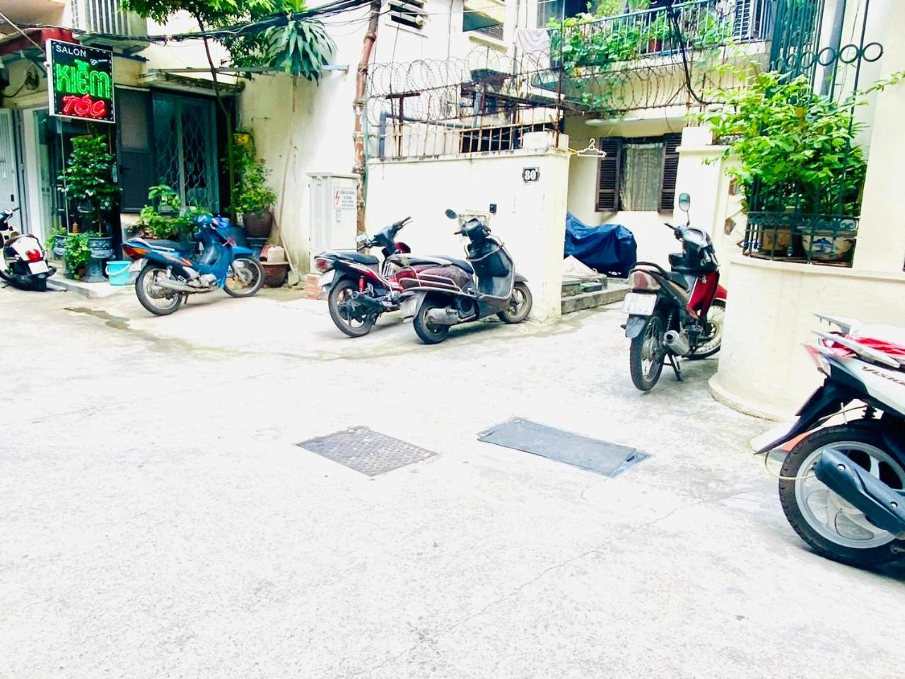 Cozy Homestay With Large Bed, Private Bathroom, Large Balcony Hanoi Kültér fotó