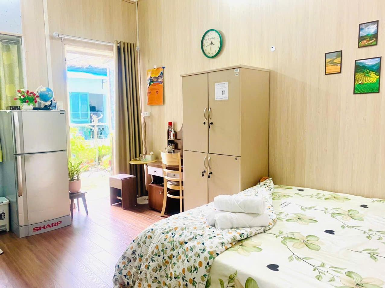Cozy Homestay With Large Bed, Private Bathroom, Large Balcony Hanoi Kültér fotó