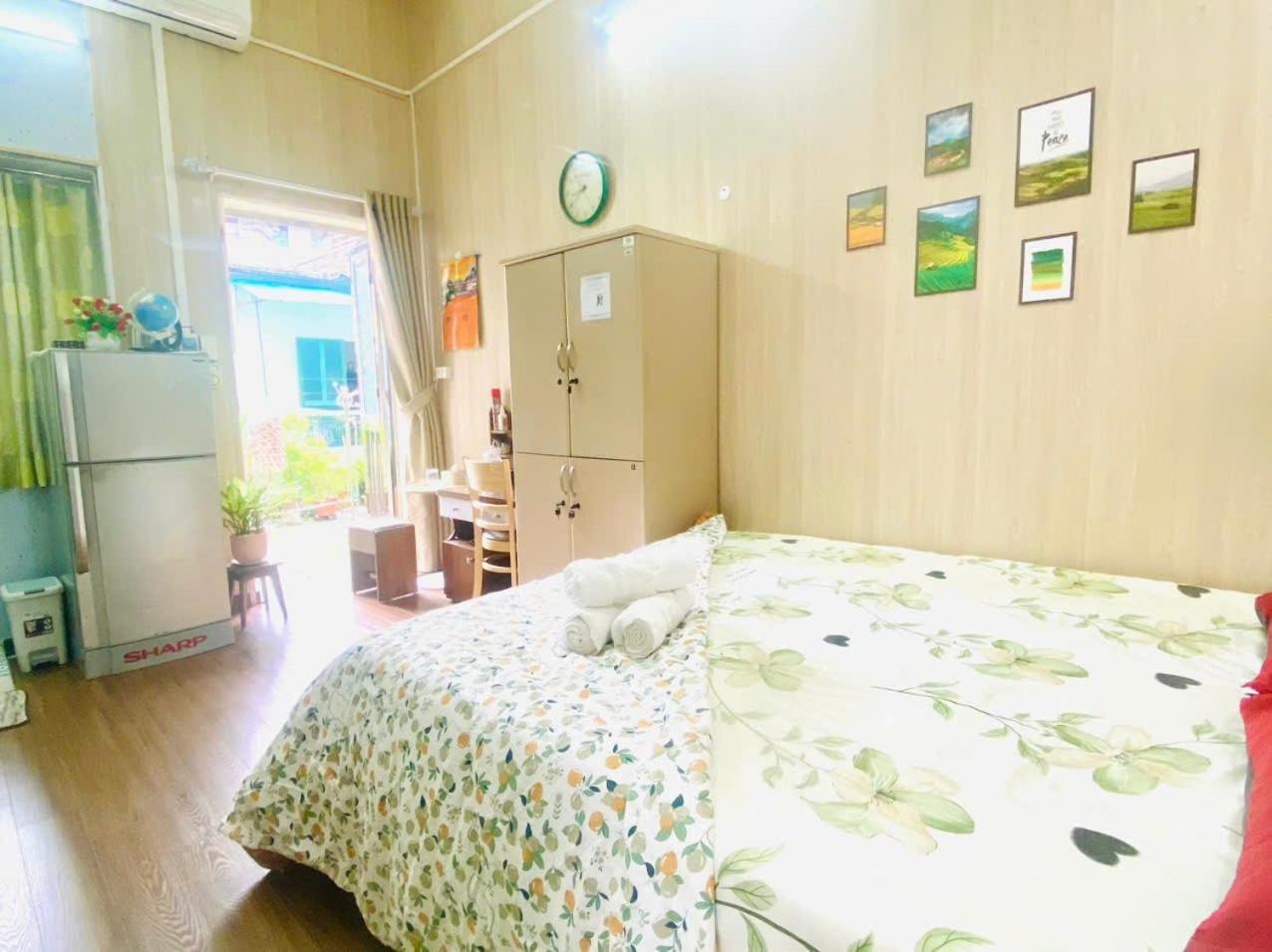 Cozy Homestay With Large Bed, Private Bathroom, Large Balcony Hanoi Kültér fotó
